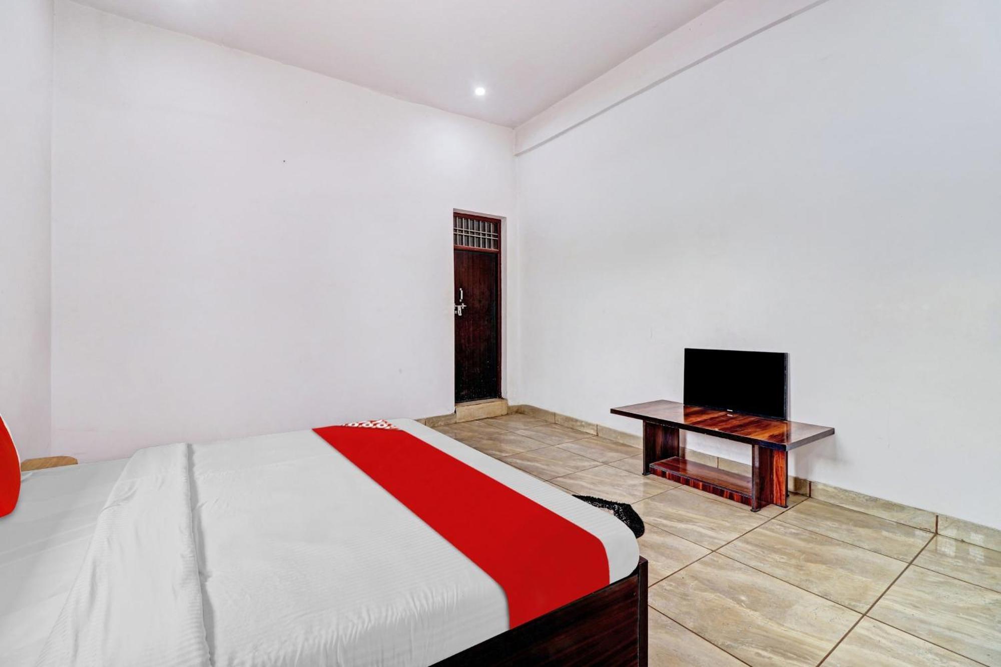 Hotel O Choice Guest House Vrindāvan Екстериор снимка