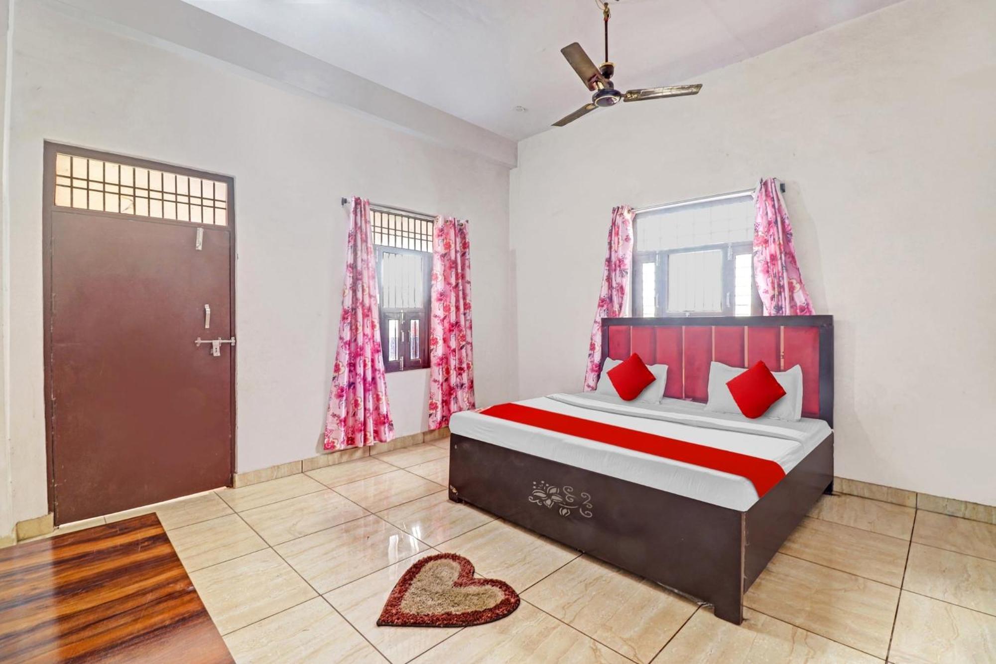 Hotel O Choice Guest House Vrindāvan Екстериор снимка